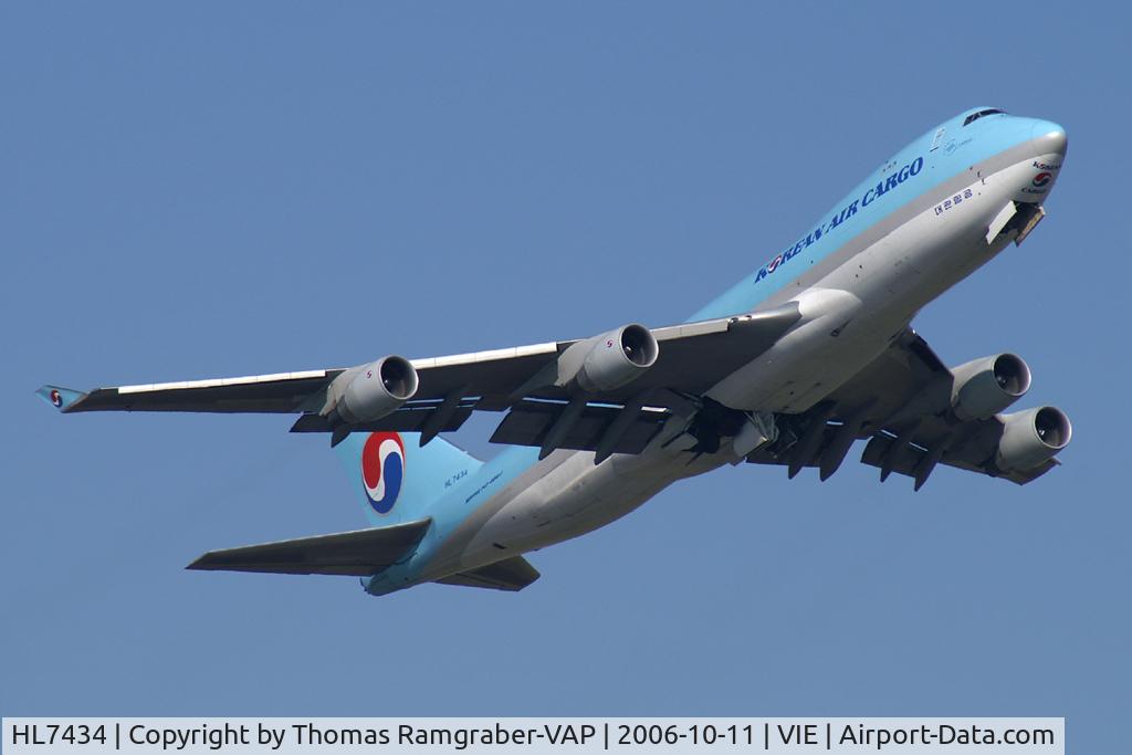 HL7434, 2002 Boeing 747-4B5F/SCD C/N 32809, Korean Air Cargo B747-400F