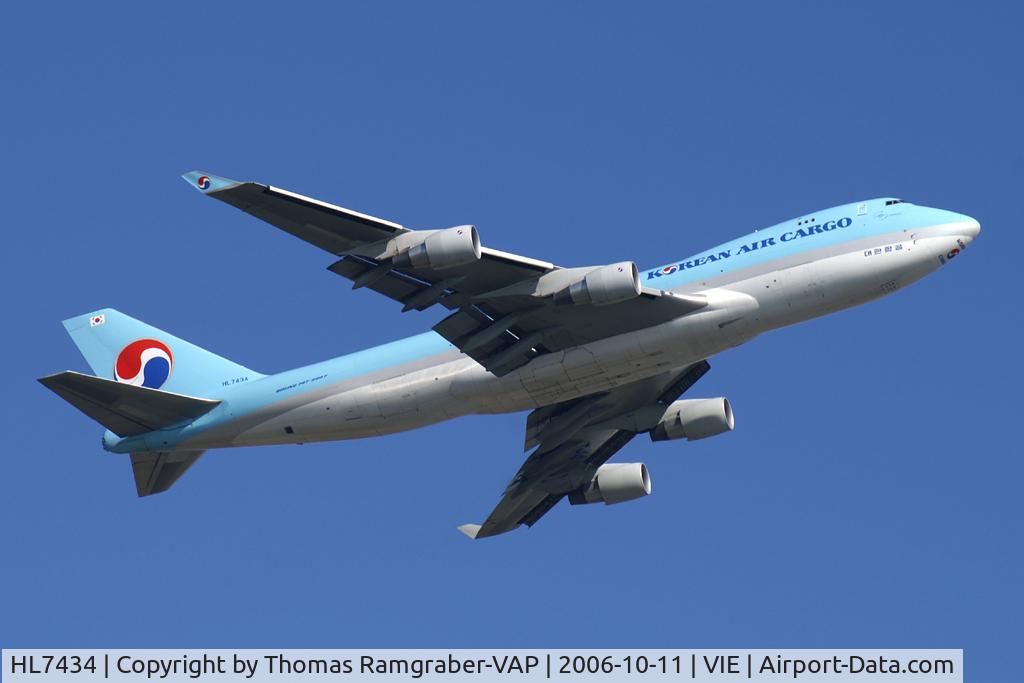 HL7434, 2002 Boeing 747-4B5F/SCD C/N 32809, Korean Air Cargo B747-400F