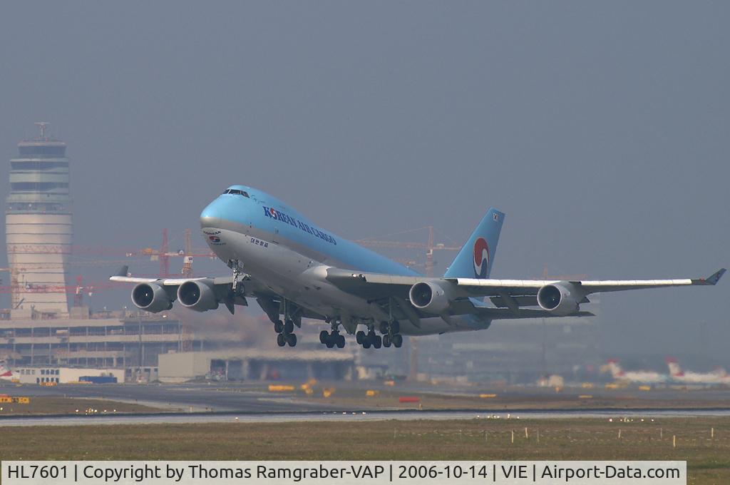 HL7601, 2004 Boeing 747-4B5F/SCD C/N 33949, Korean Air Cargo B747-400F