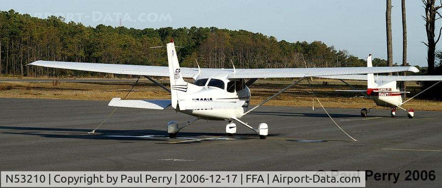 N53210, Cessna 172S C/N 172S9309, Seen with another of the Virginia visitors on the Anniversary of First Flight