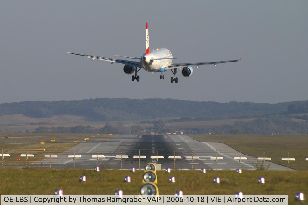 OE-LBS, 2000 Airbus A320-214 C/N 1189, Austrian A320 little bit of x-wind