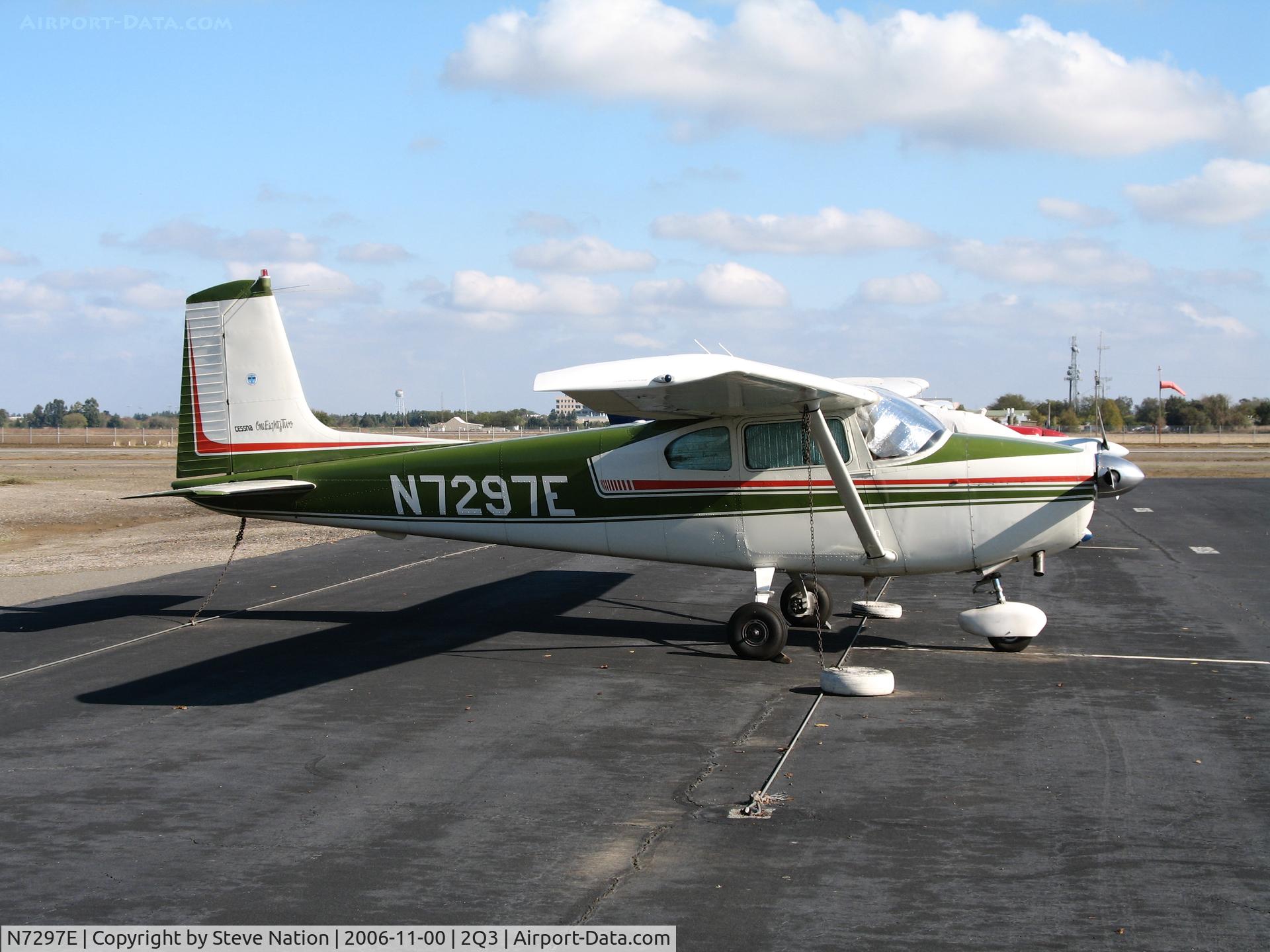 N7297E, 1959 Cessna 182B Skylane C/N 52297, 1959 straight-tail Cessna 182B @ University Airport, Davis, CA