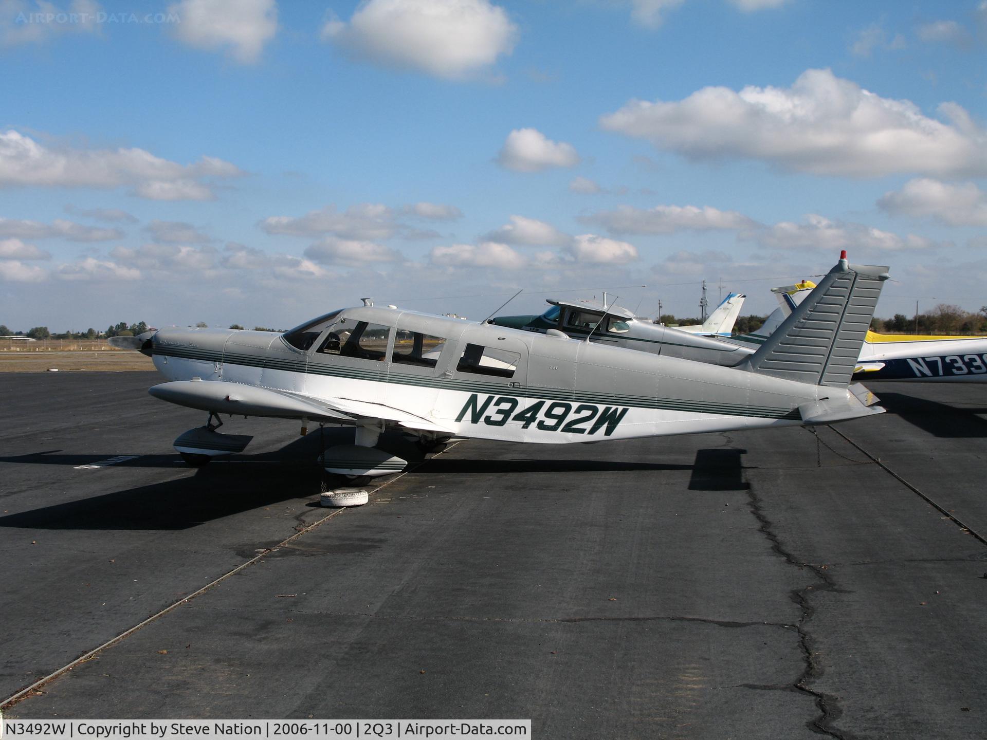 N3492W, 1966 Piper PA-32-260 Cherokee Six C/N 32-372, 1966 Piper PA-32-260 visiting @ University Airport, Davis, CA