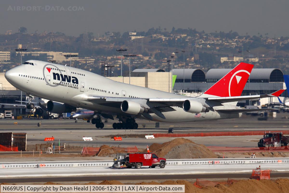 N669US, 1990 Boeing 747-451 C/N 24224, Northwest Airlines N669US (FLT NWA1) departing RWY 25R enroute to Narita Int'l (RJAA).