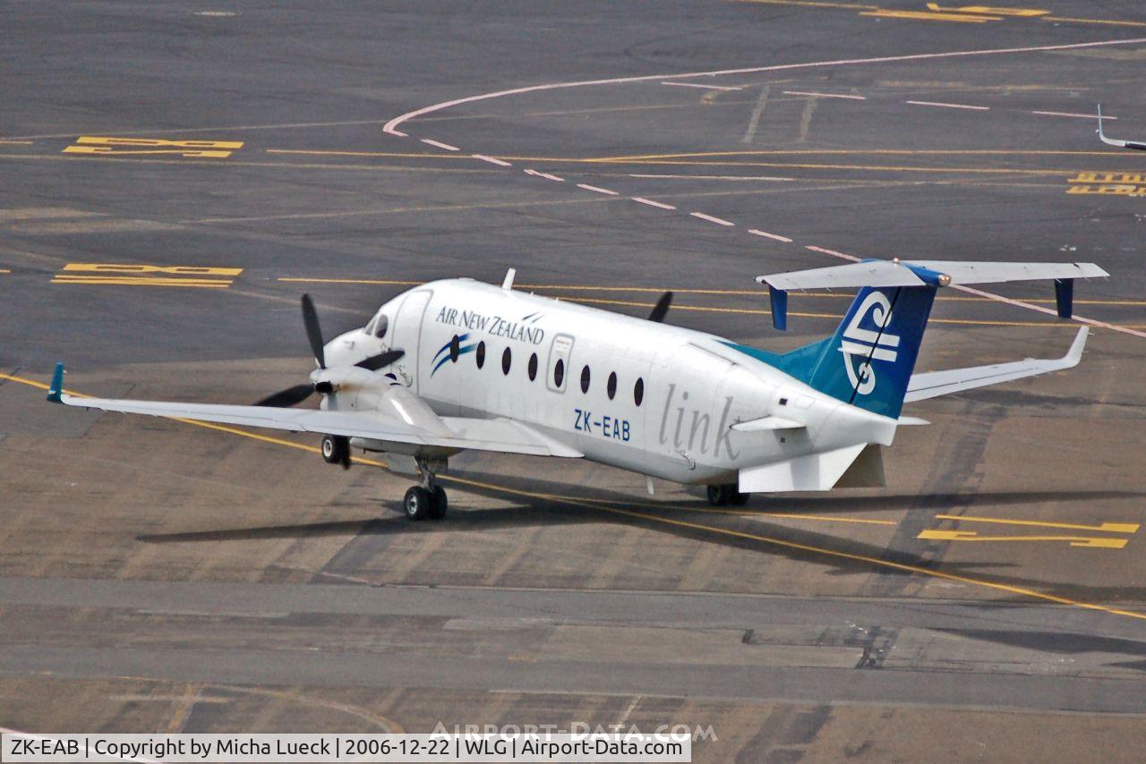 ZK-EAB, 2001 Raytheon 1900D C/N UE-425, Taxiing to the runway