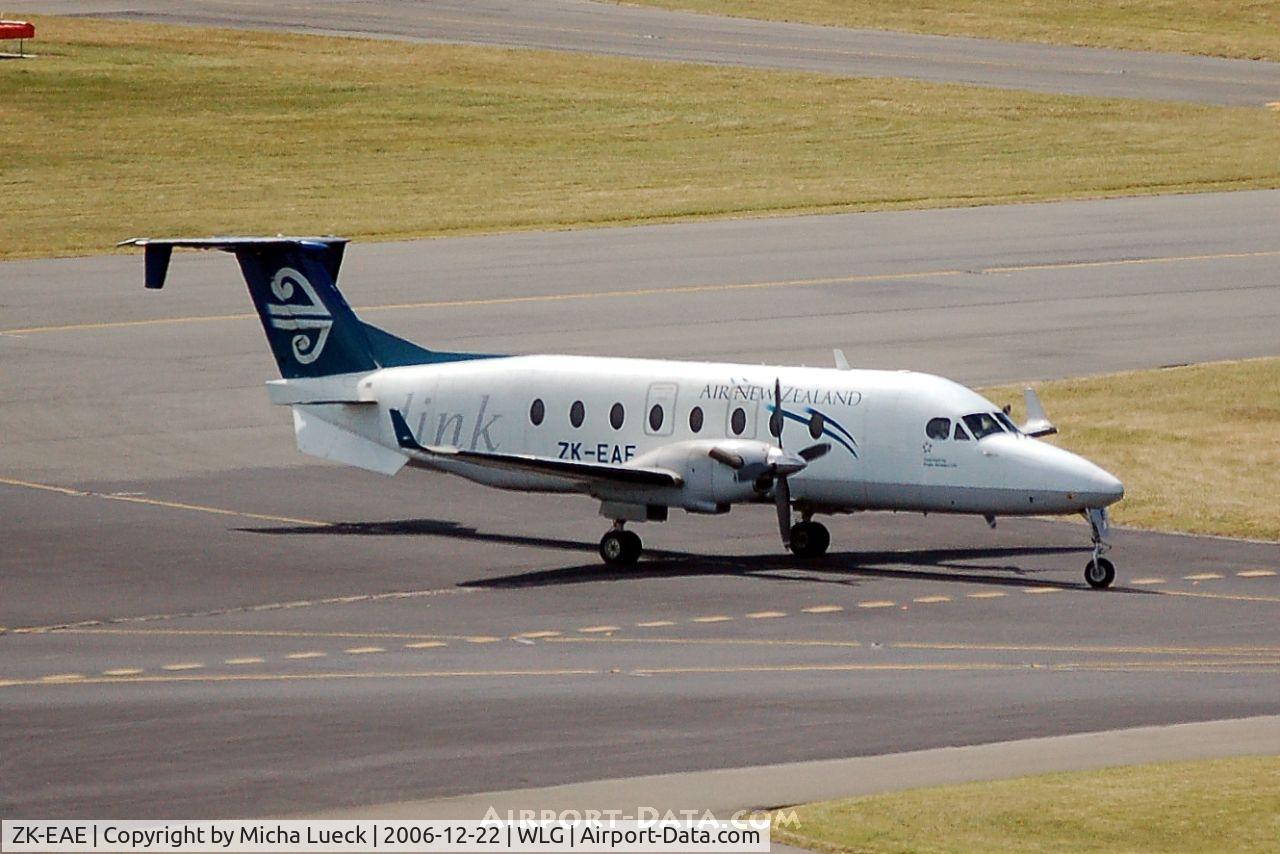 ZK-EAE, 2001 Beech 1900D C/N UE-428, Taxiing to the runway