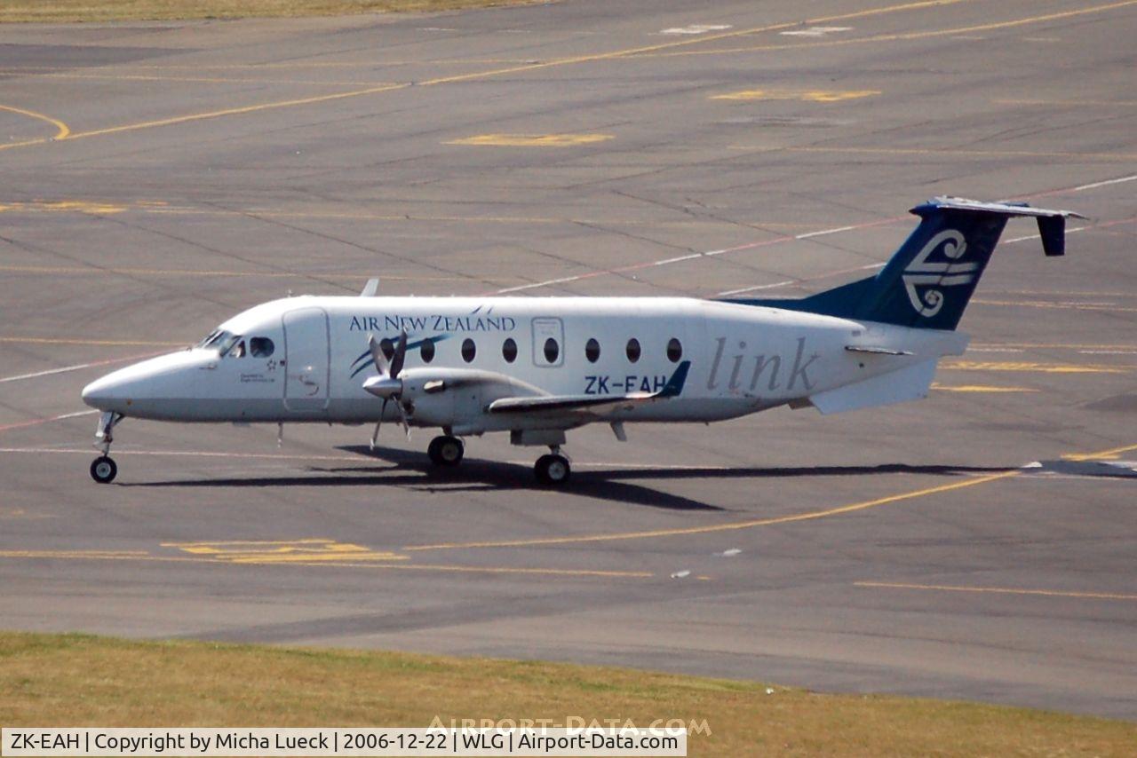 ZK-EAH, 2002 Raytheon 1900D C/N UE-431, Taxiing to the runway