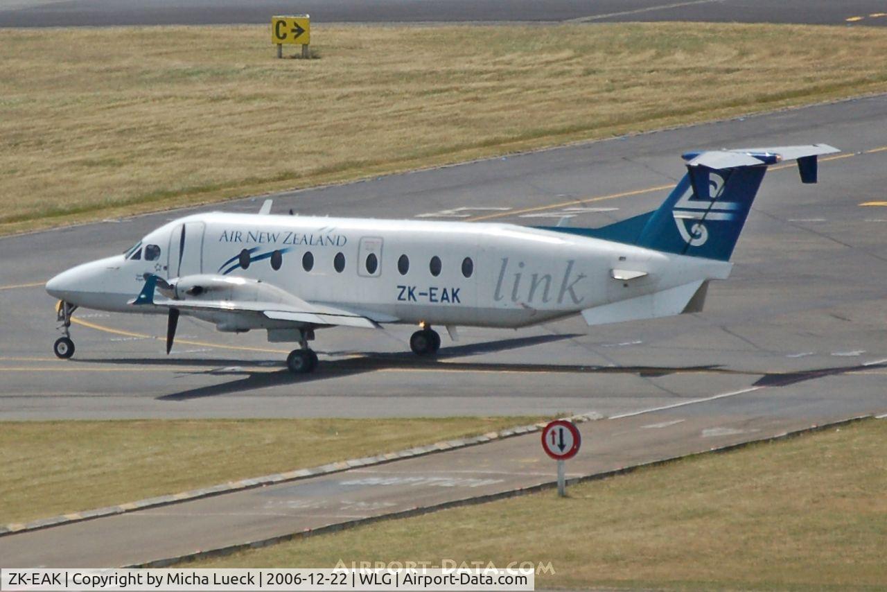 ZK-EAK, 2001 Raytheon 1900D C/N UE-434, Taxiing to the runway
