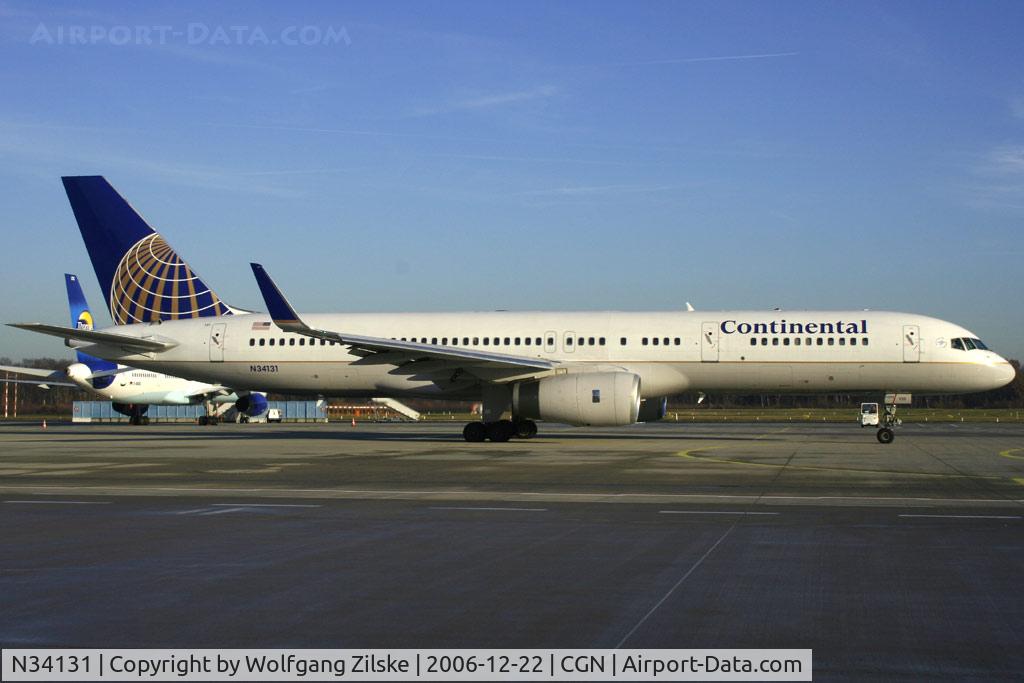 N34131, 1998 Boeing 757-224 C/N 28971, visitor