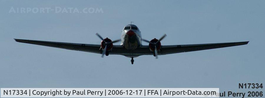 N17334, 1937 Douglas DC-3-178 C/N 1920, Very near head on with a classic