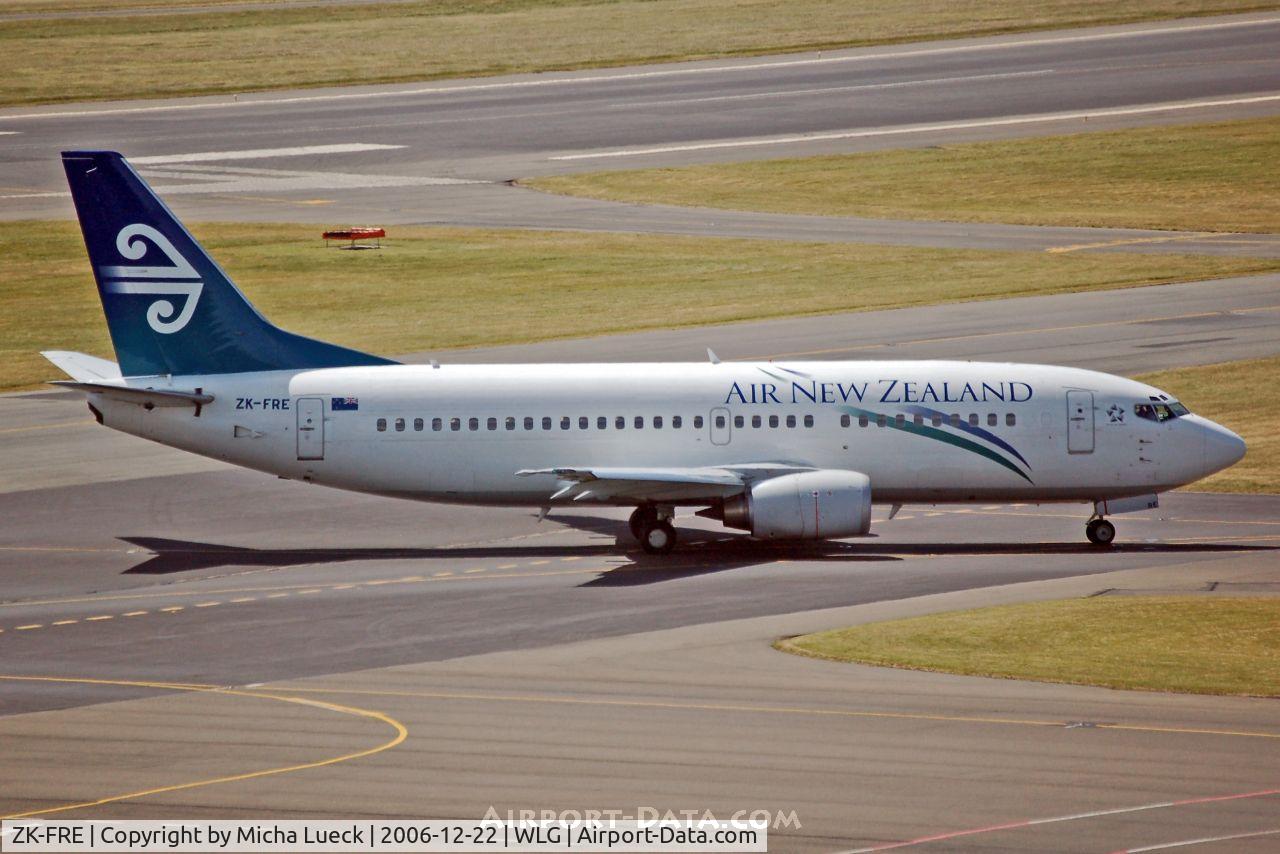 ZK-FRE, 1998 Boeing 737-3U3 C/N 28742, Taxiing to the gate