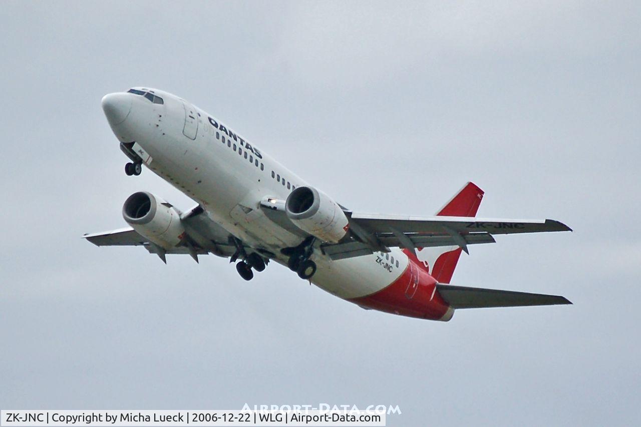 ZK-JNC, Boeing 737-376 C/N 24296, Climbing out of Wellington