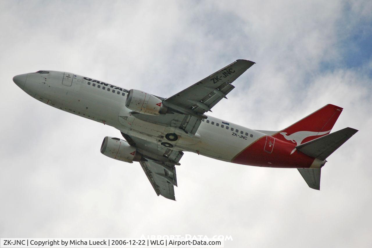 ZK-JNC, Boeing 737-376 C/N 24296, Climbing out of Wellington