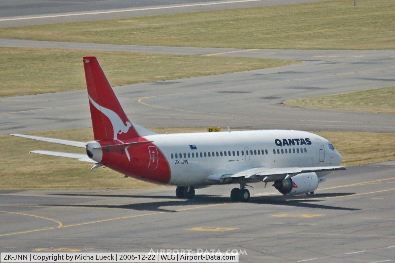 ZK-JNN, 1998 Boeing 737-376 C/N 24295, Taxiing to the gate
