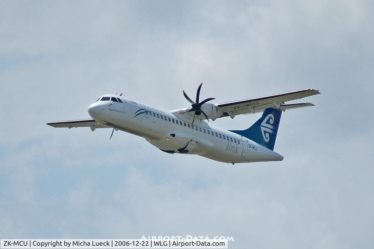 ZK-MCU, 2000 ATR 72-212A C/N 632, Climbing out of Wellington