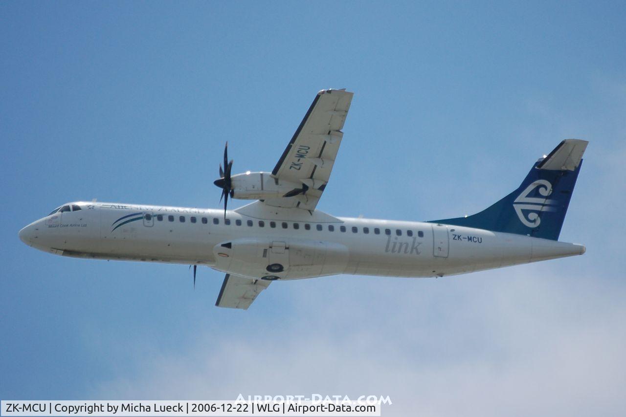 ZK-MCU, 2000 ATR 72-212A C/N 632, Climbing out of Wellington