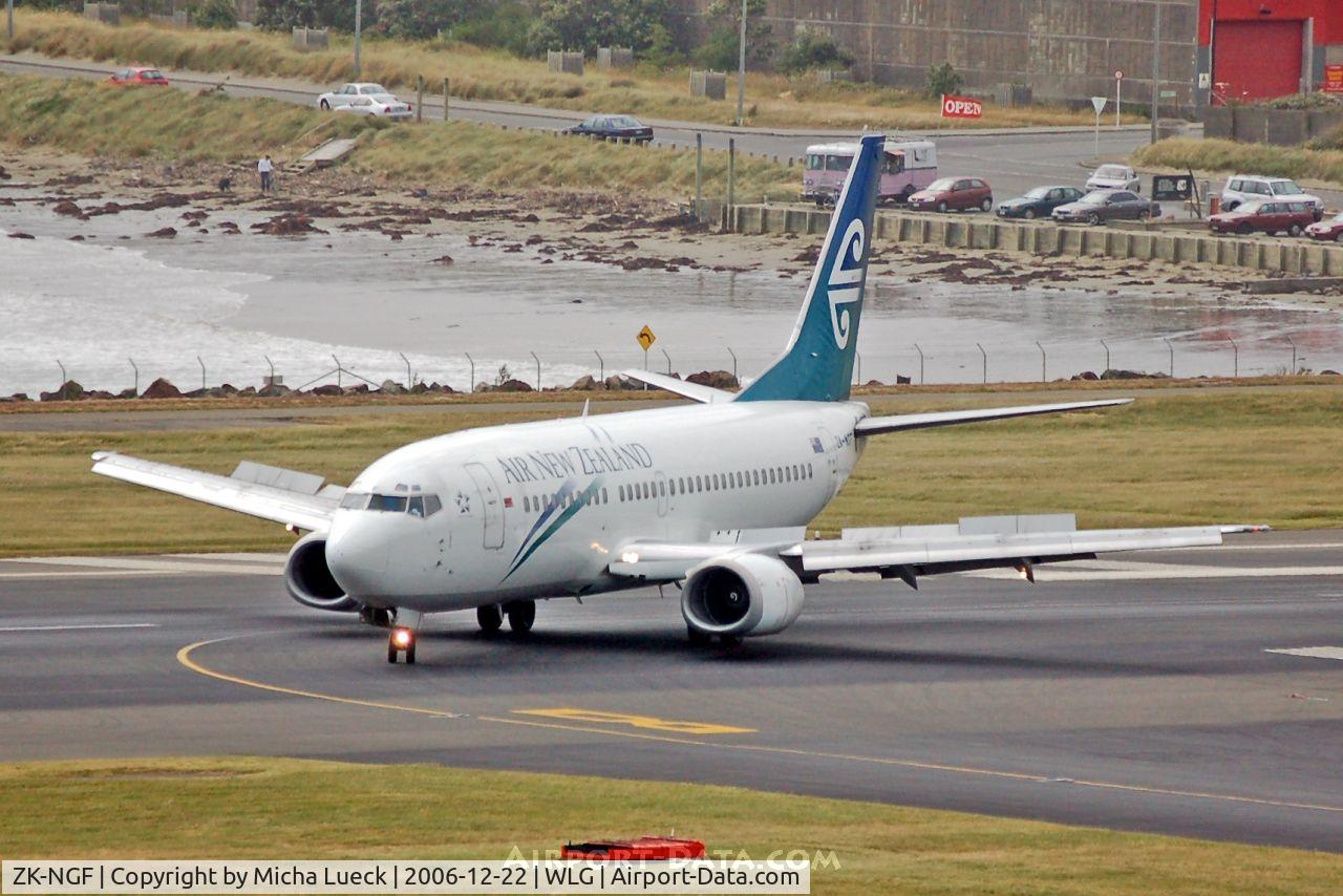 ZK-NGF, 1998 Boeing 737-3U3 C/N 28734, Just landed in Wellington