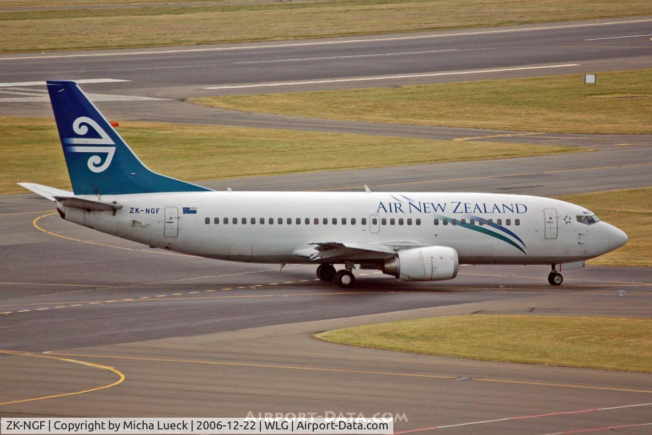 ZK-NGF, 1998 Boeing 737-3U3 C/N 28734, Taxiing to the gate