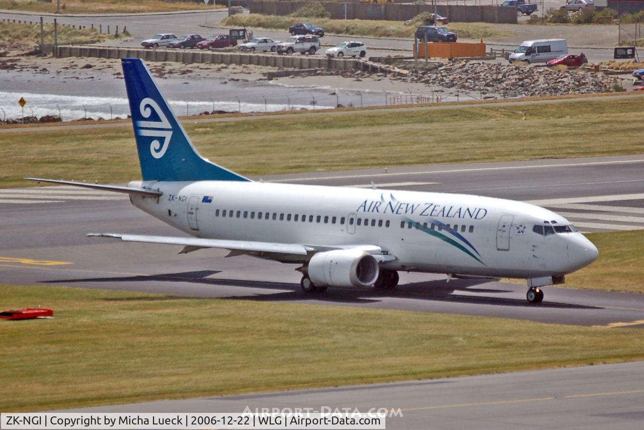 ZK-NGI, 1999 Boeing 737-319 C/N 25608, Just landed in Wellington