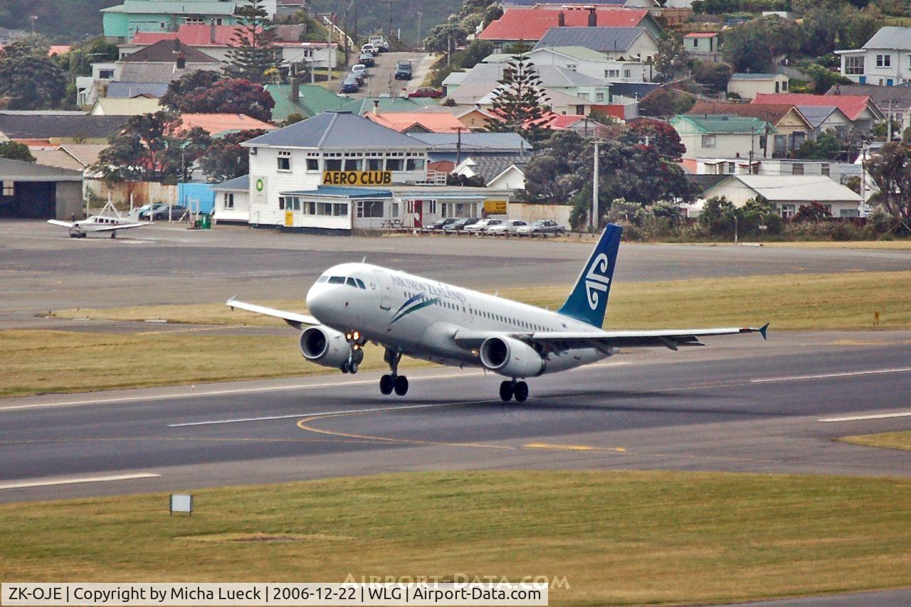 ZK-OJE, 2003 Airbus A320-232 C/N 2148, Taking off