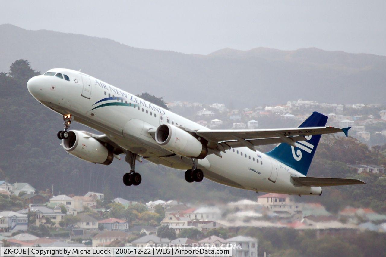 ZK-OJE, 2003 Airbus A320-232 C/N 2148, Climbing out of Wellington