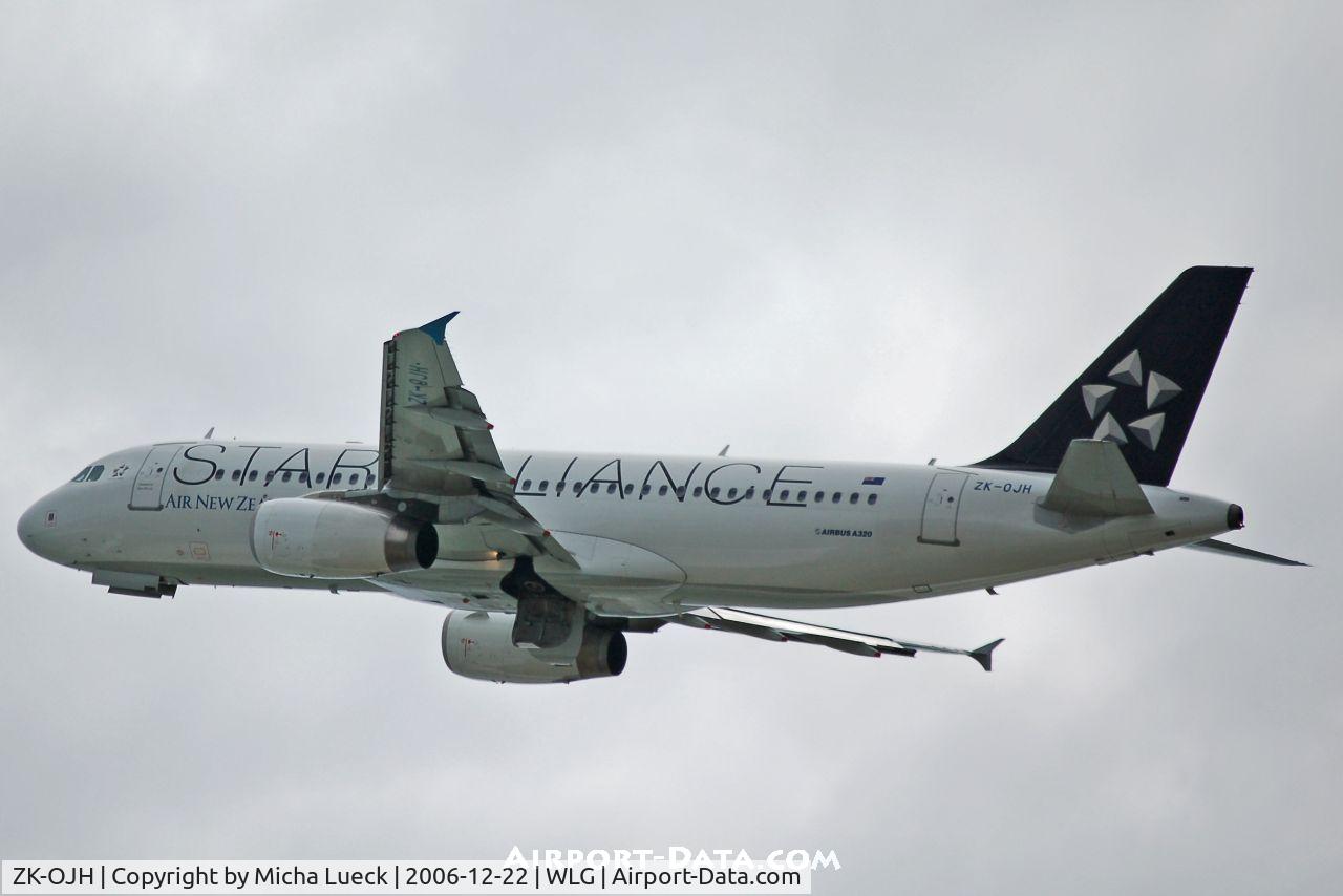 ZK-OJH, 2004 Airbus A320-232 C/N 2257, Star Alliance livery