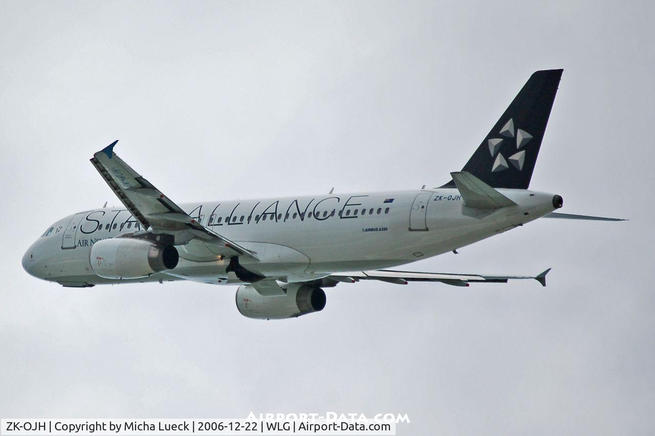 ZK-OJH, 2004 Airbus A320-232 C/N 2257, Star Alliance livery