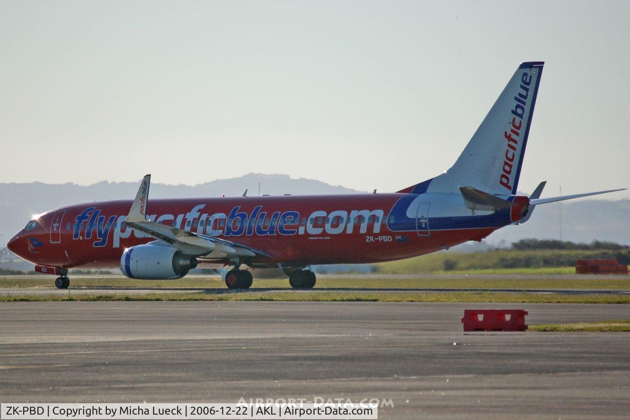 ZK-PBD, 2004 Boeing 737-8FE C/N 33996, Taxiing to the runway