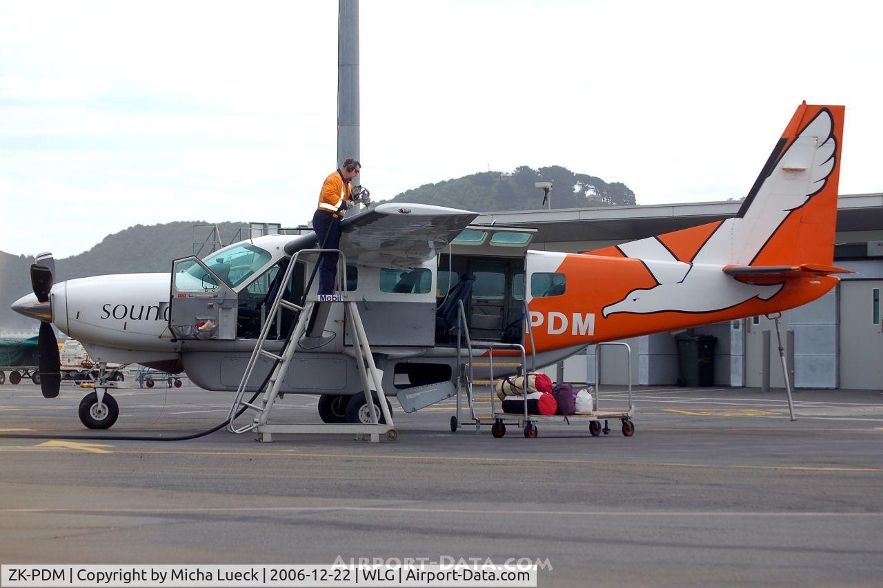 ZK-PDM, Cessna 208 Caravan 1 C/N 20800240, Refuelling