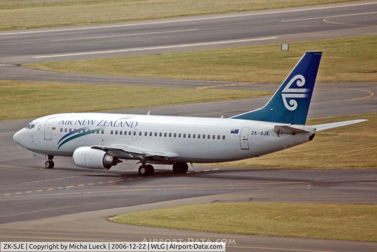 ZK-SJE, 1995 Boeing 737-3K2 C/N 27635, Taxiing to the runway