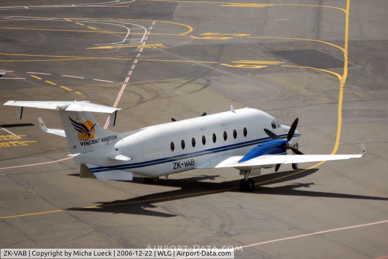ZK-VAB, 1997 Beech 1900D C/N UE-302, Taxiing to the parking position