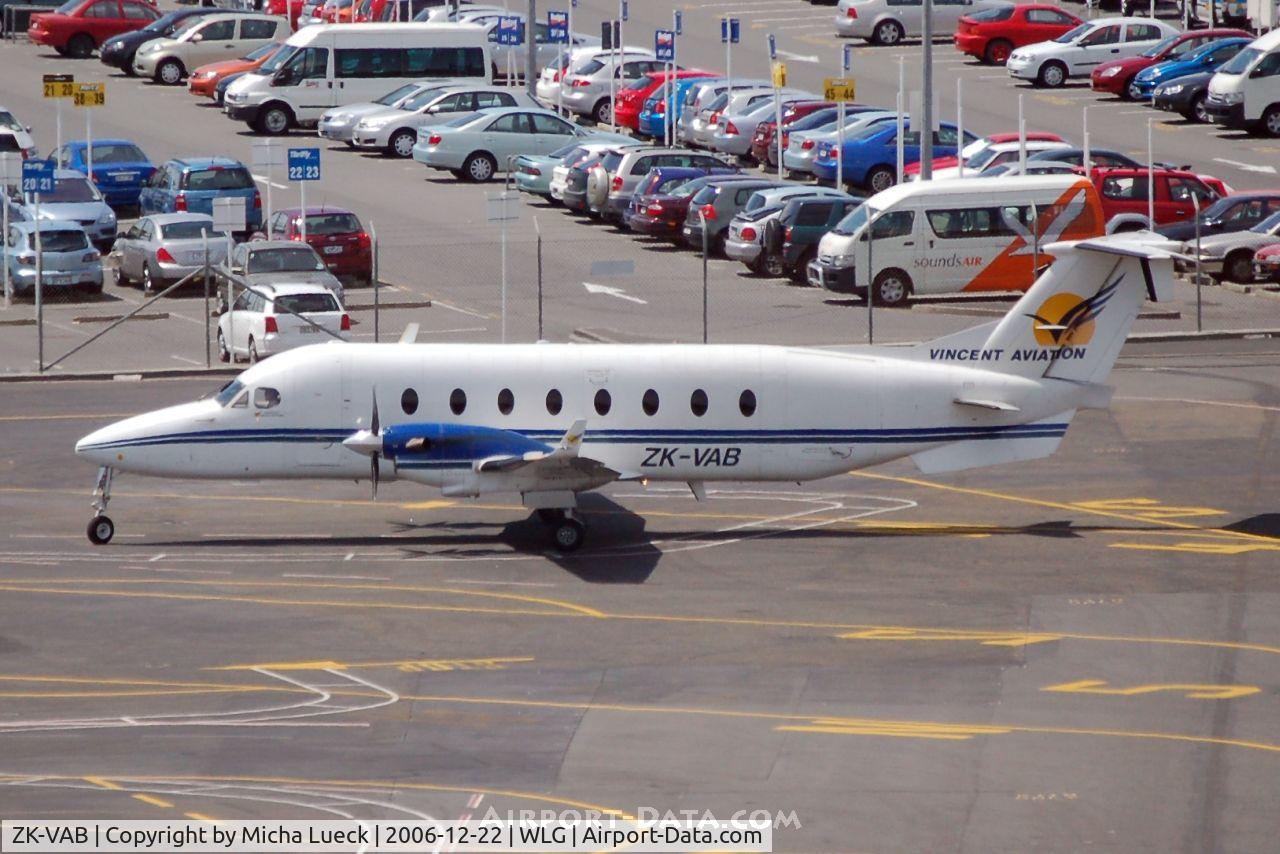 ZK-VAB, 1997 Beech 1900D C/N UE-302, Arriving at the parking position
