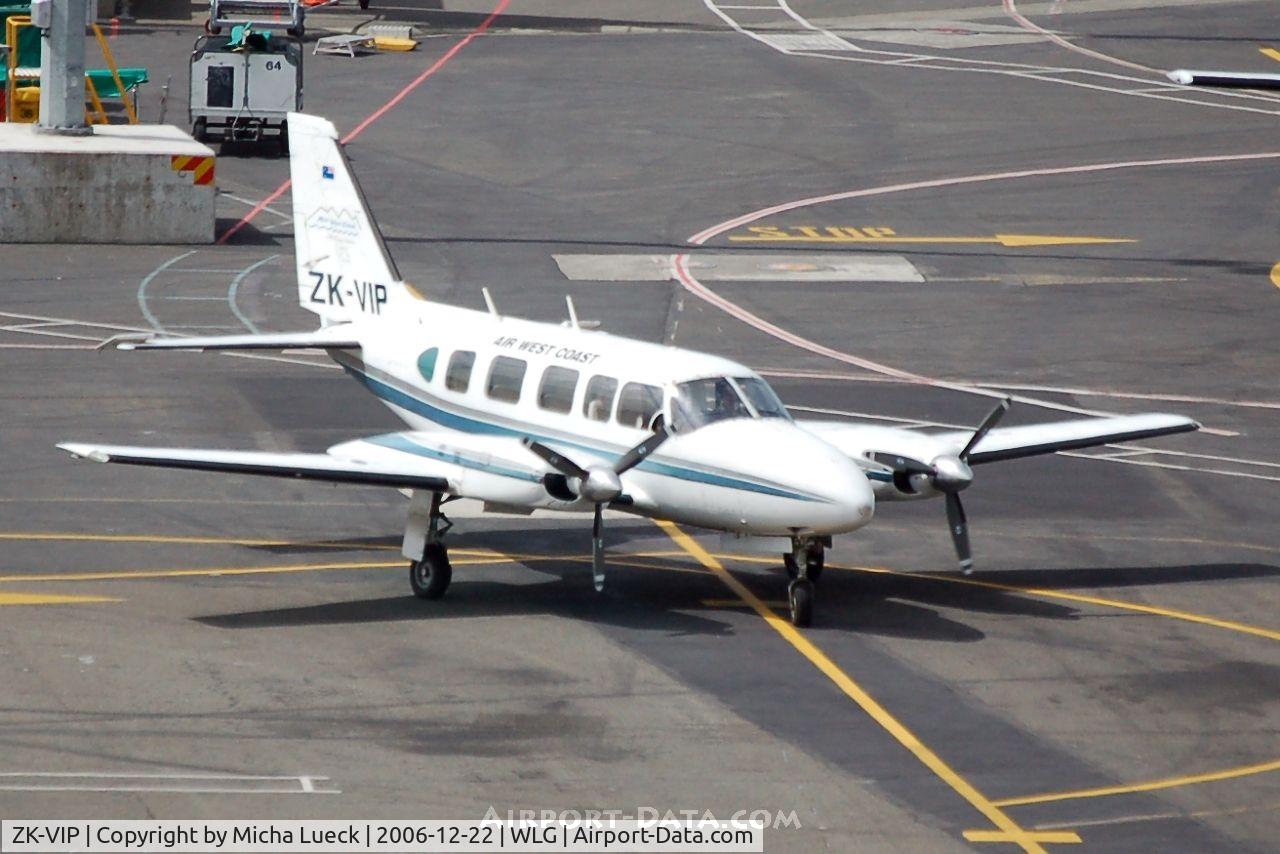 ZK-VIP, Piper PA-31-350 Chieftain C/N 31-7405482, Arriving at the parking position