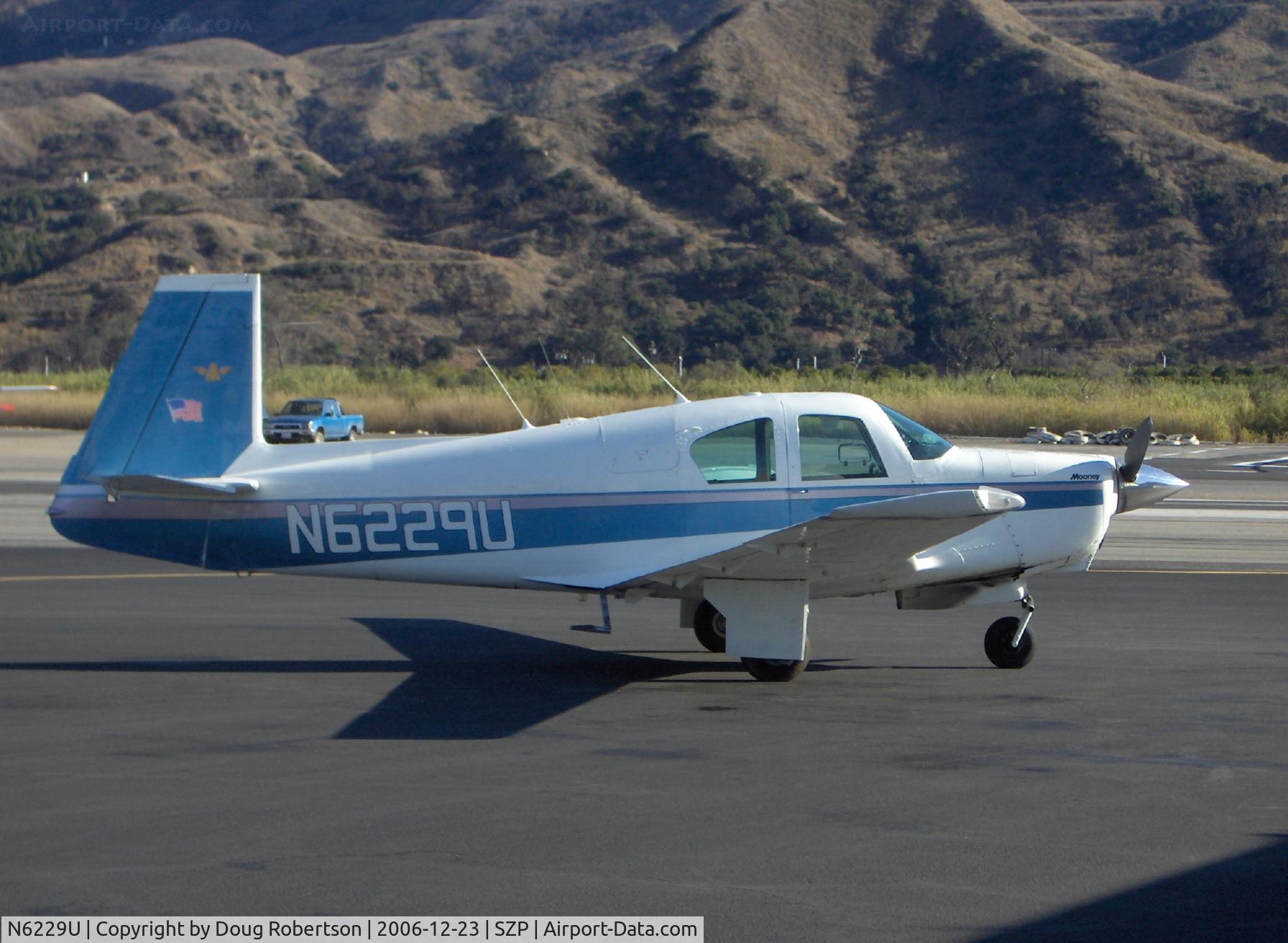 N6229U, 1962 Mooney M20C Ranger C/N 2068, 1962 Mooney M20C, Lycoming O&VO-360 180 Hp, at fuel dock