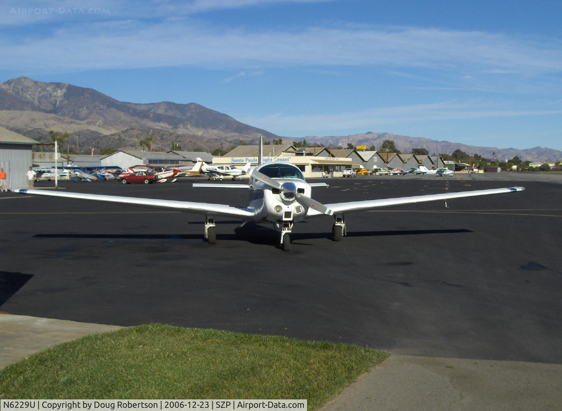 N6229U, 1962 Mooney M20C Ranger C/N 2068, 1962 Mooney M20C, Lycoming O&VO-360 180 Hp, at fuel dock