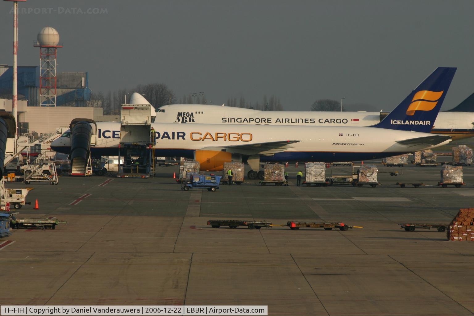TF-FIH, 1990 Boeing 757-208/PCF C/N 24739, ready to be uploaded