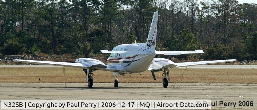 N32SB, 1976 Piper PA-31-325 Navajo C/R C/N 31-7612098, Sitting somewhat away from the activity