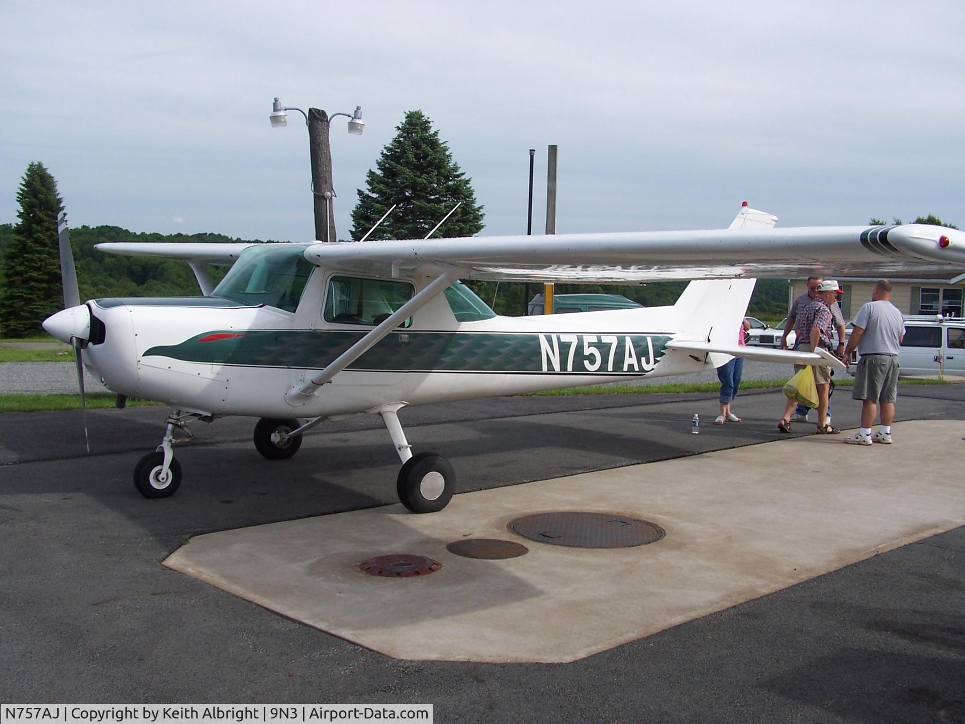 N757AJ, 1977 Cessna 152 C/N 15279583, Photo taken 2004