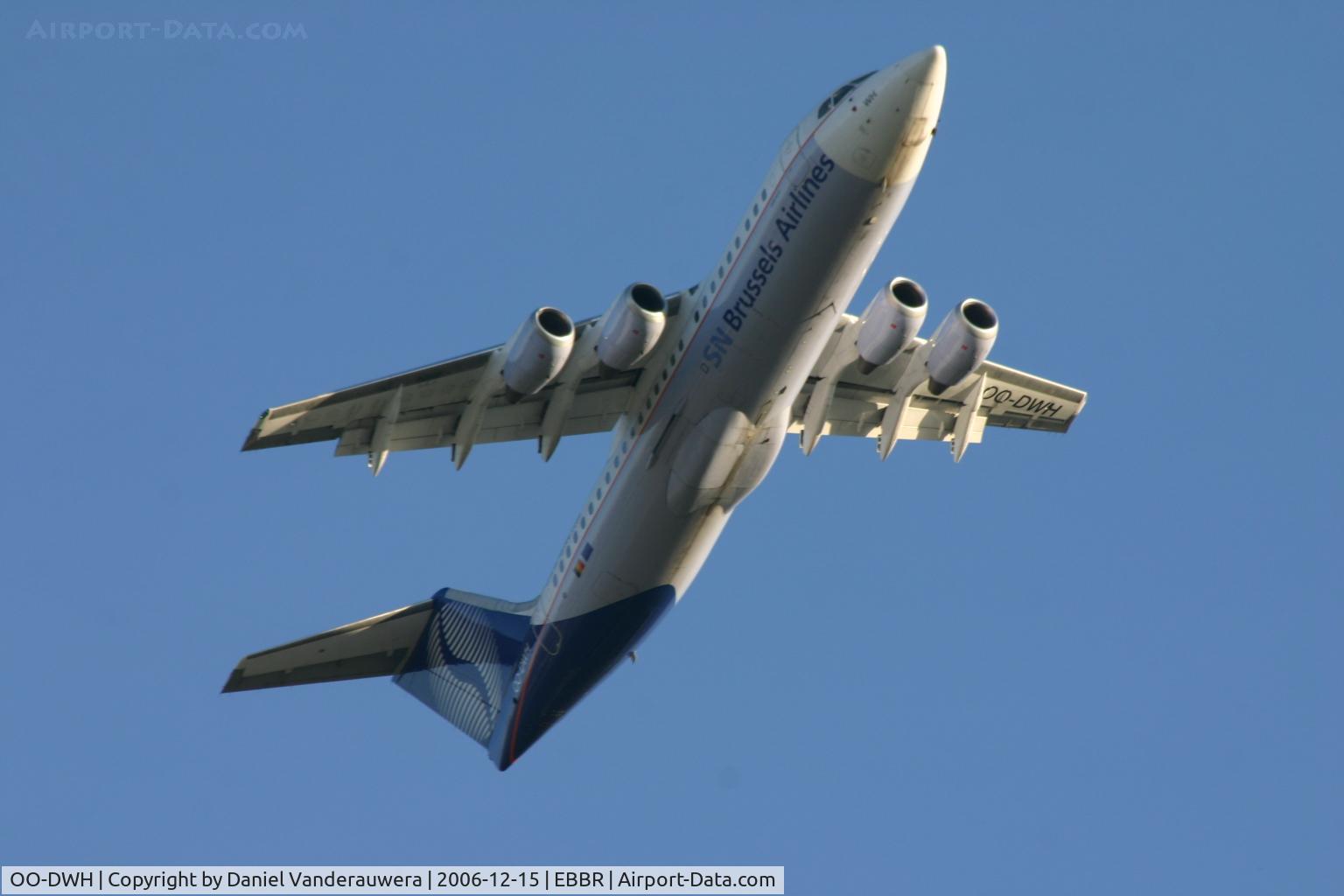 OO-DWH, 1998 British Aerospace Avro 146-RJ100 C/N E3340, taking off rwy 25R