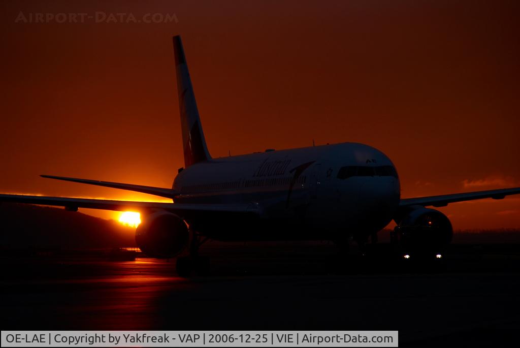 OE-LAE, 2000 Boeing 767-3Z9/ER C/N 30383, Austrian Airlines Boeing 767-300