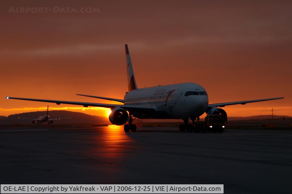 OE-LAE, 2000 Boeing 767-3Z9/ER C/N 30383, Austrian Airlines Boeing 767-300