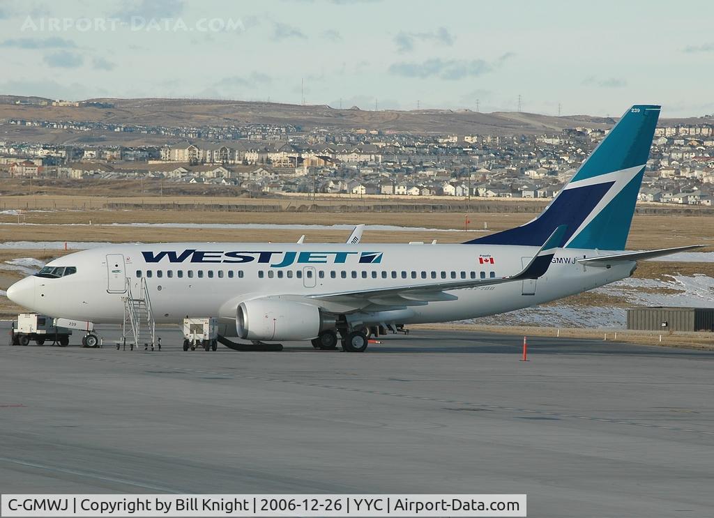 C-GMWJ, 2006 Boeing 737-7CT C/N 35985, WJ's last new 7CT for the year.  Del. Dec 15