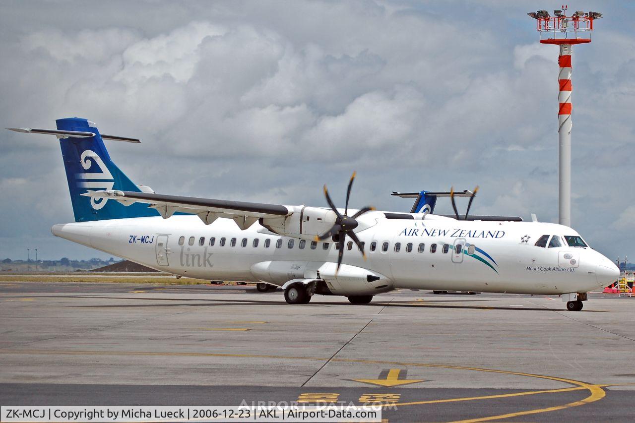 ZK-MCJ, 1999 ATR 72-212A C/N 624, In Auckland