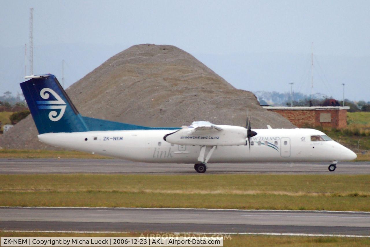 ZK-NEM, 2006 De Havilland Canada DHC-8-311 Dash 8 C/N 630, Take-off run