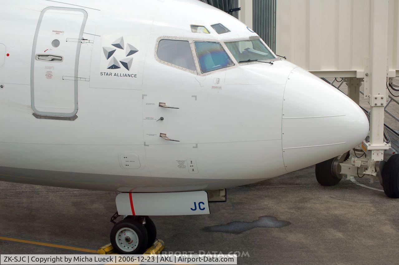 ZK-SJC, 1998 Boeing 737-3U3 C/N 28738, Parked in Auckland