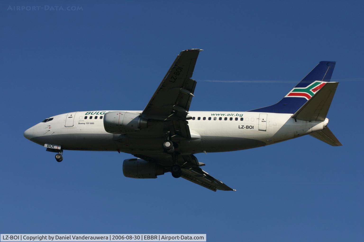 LZ-BOI, 1991 Boeing 737-530 C/N 25311, descending on rwy 25R