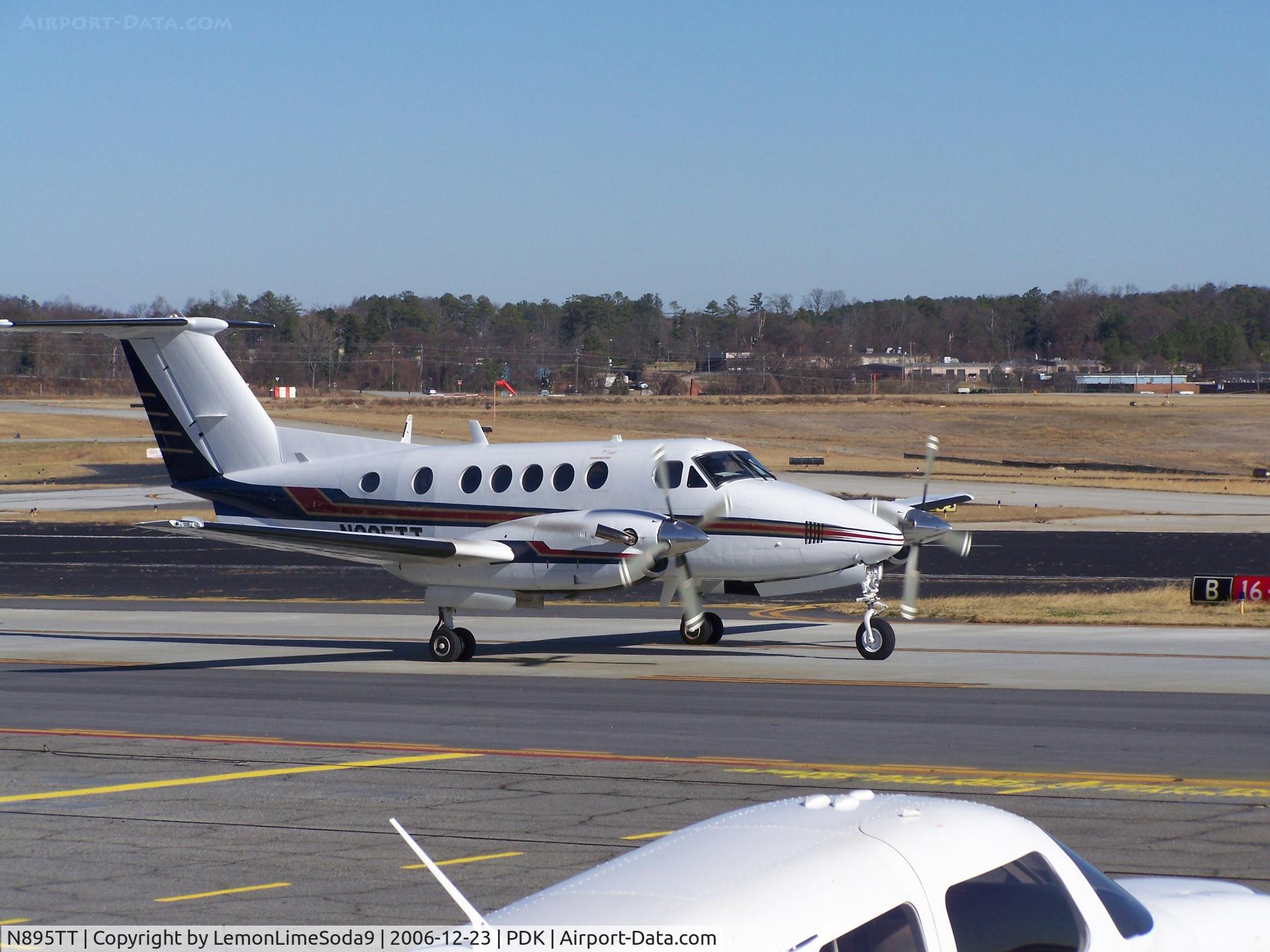 N895TT, 1985 Beech B200 King Air C/N BB-1239, This was taken at PDK.
