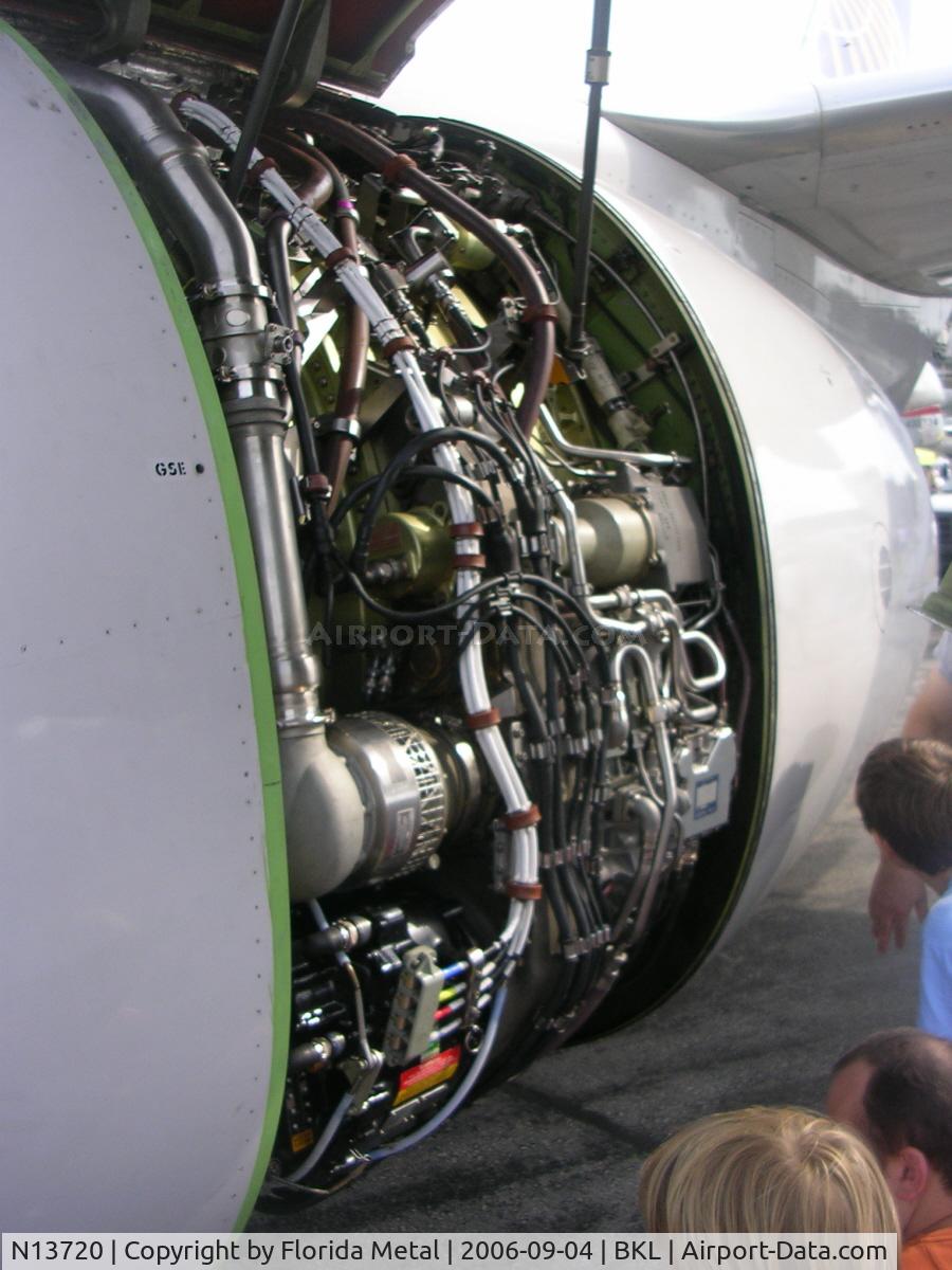 N13720, 1999 Boeing 737-724 C/N 28939, 737 engine