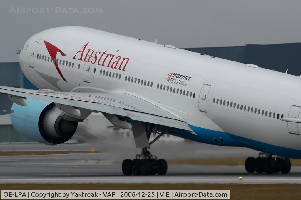 OE-LPA, 1997 Boeing 777-2Z9/ER C/N 28698, Austrian Airlines Boeing 777-200