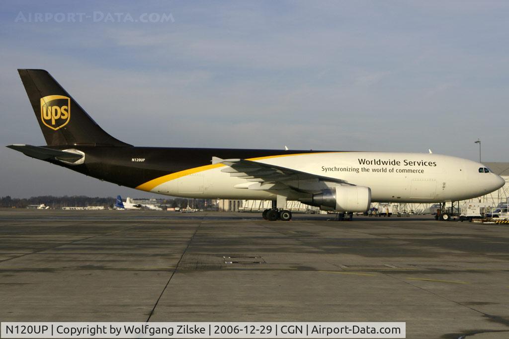 N120UP, 2000 Airbus A300F4-622R C/N 0805, visitor